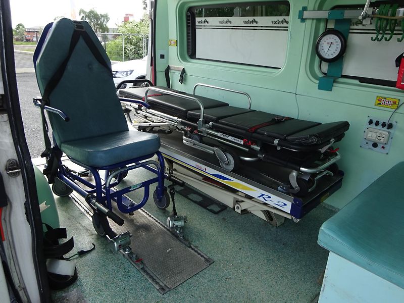 Fiat Ducato 3.0JTD VYBAVENÝ SANITNÍ VŮZ - fotka 17 z 28