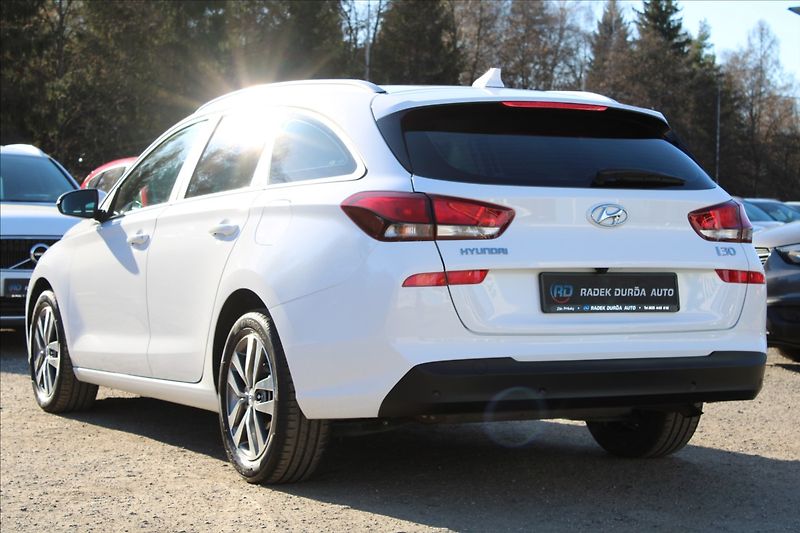 Hyundai i30 1,4 T-GDI  NOVÉ V ČR,1.MAJITEL - fotka 7 z 41