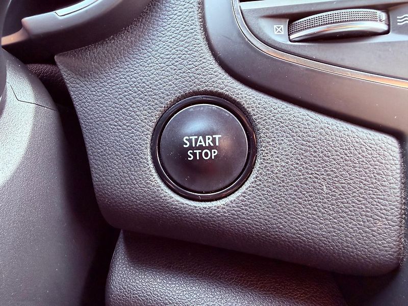 Renault Mégane 1.3 TCe EDC, Bose, Navi, TOP - fotka 25 z 28