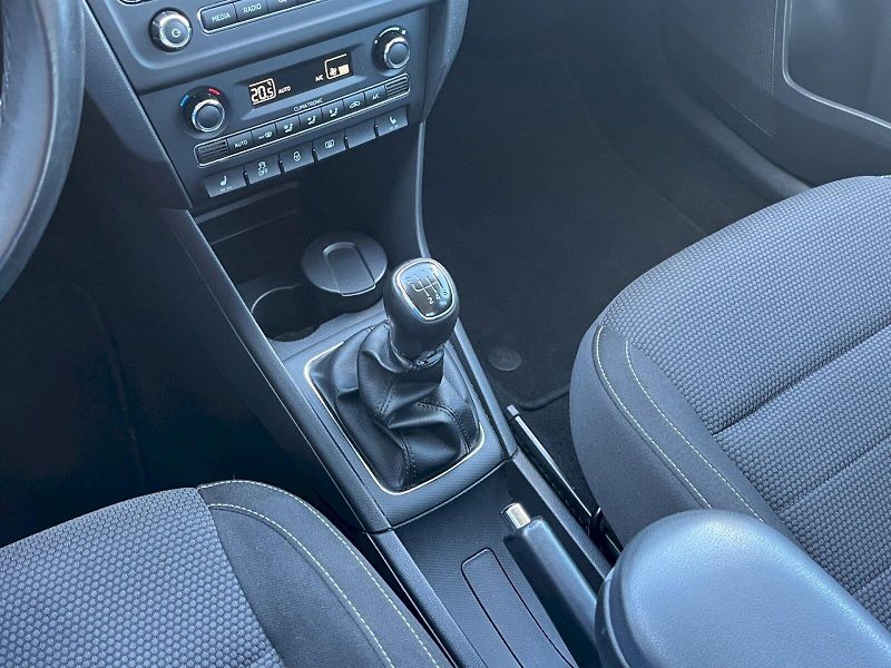 Škoda Rapid (2014) Spb.1.2 TSI 77kW Elegance Plus - fotka 11 z 31