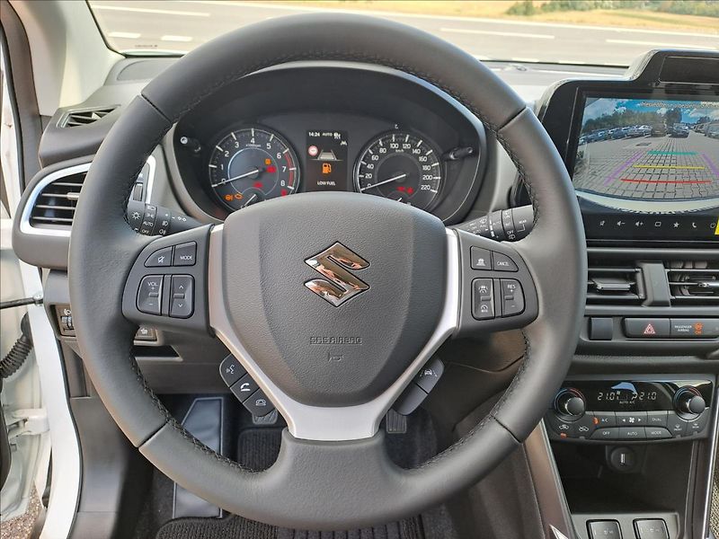 Suzuki S-Cross (2026) 1,4 Premium AllGrip MY25 - fotka 9 z 20