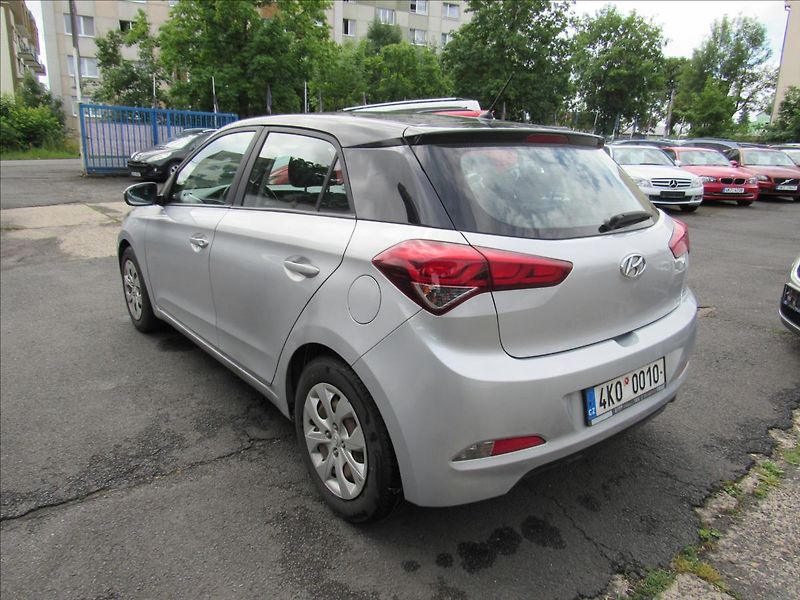 Hyundai i20 1,3 i 55kW Family+ - fotka 4 z 29