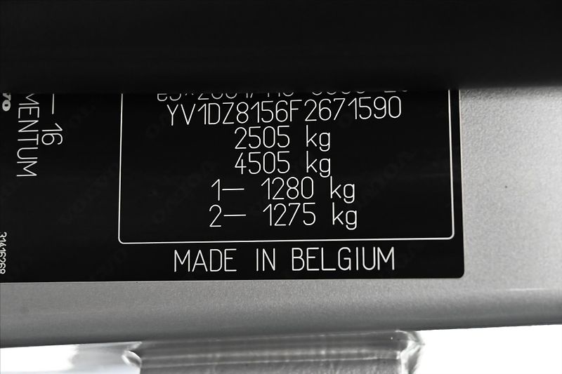 Volvo XC60 2,4 D5 133 kW AT6 AWD Záruka a - fotka 8 z 28