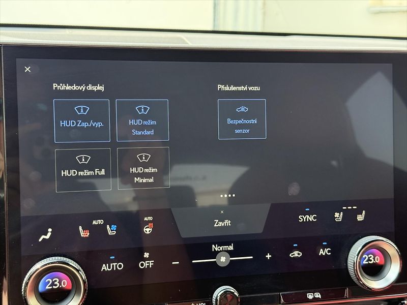Lexus NX 350h 2,5 F-sport, 4x4 - fotka 17 z 28