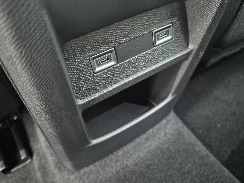 Peugeot 308 (2026) SW ALLURE Hybrid 145 e-DCS6 - fotka 11 z 23