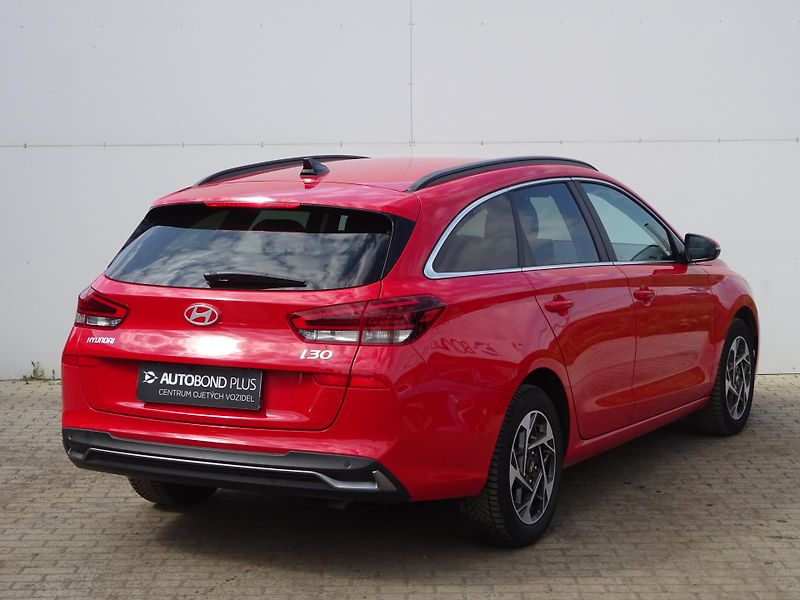 Hyundai i30 1.5 T-GDI 103kW DCT Style - fotka 2 z 21