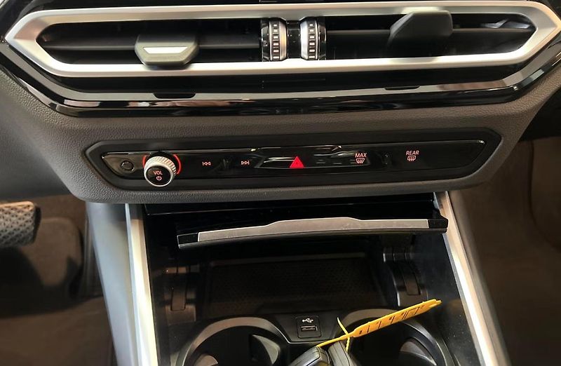 BMW i4 eDrive40 GC Kamera Auto. Park. - fotka 13 z 16
