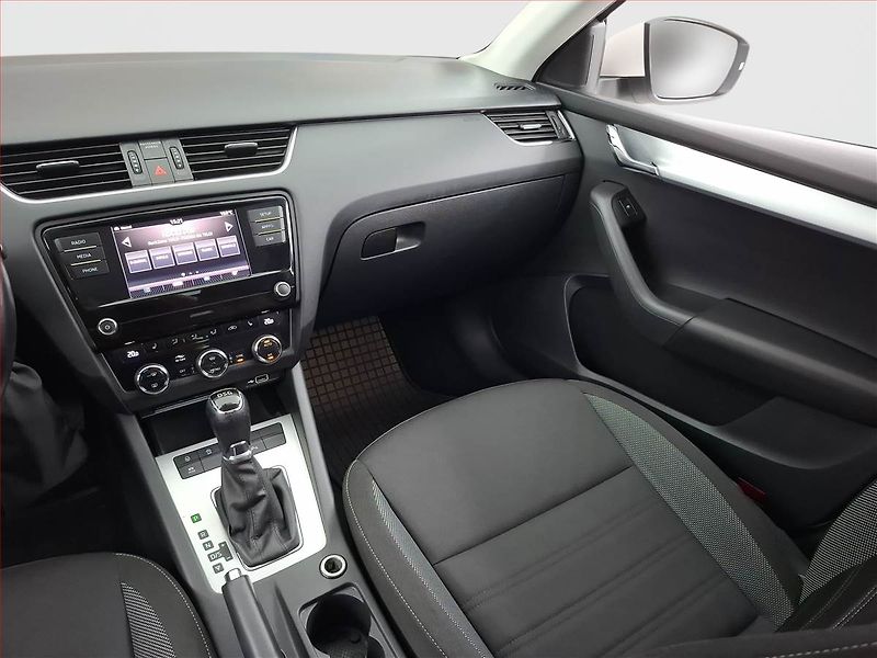 Škoda Octavia (2018) Ambition Plus 1.5 TSI, Automat - fotka 8 z 17