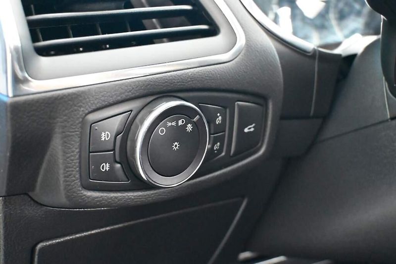Ford S-MAX (2020) 2.0 4x4 140 KW LED ACC SONY Ta - fotka 16 z 45