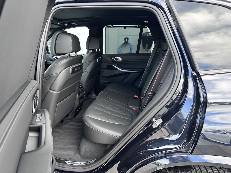 BMW X5 xDrive30d M-Sport PRO - fotka 8 z 34