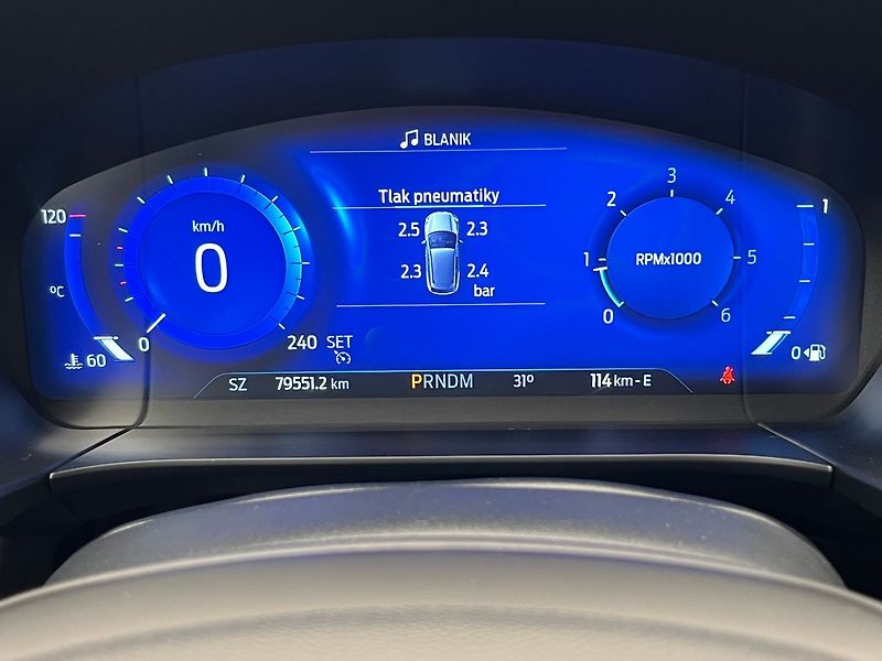 Ford Kuga 2,0 EB 140 kW AWD ST-Line - fotka 12 z 72
