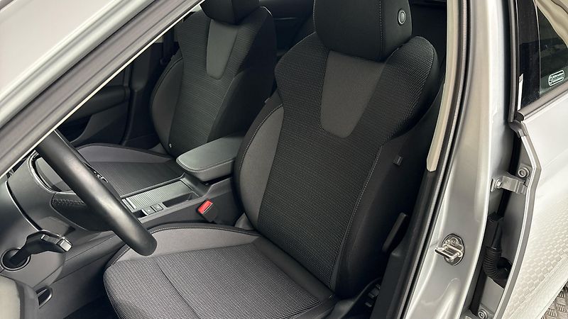 Škoda Octavia 1.0 TSI Ambition Combi - fotka 15 z 24