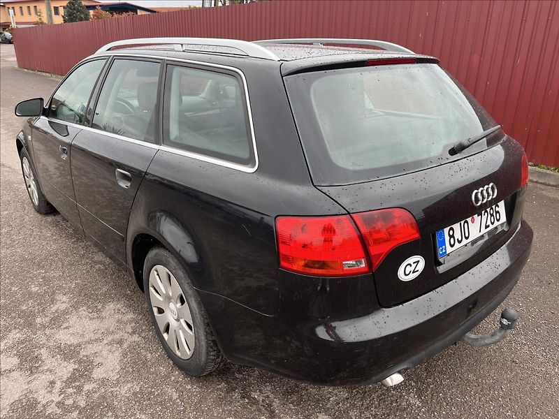 Audi A4 Avant 3,0 TDi 150KW 4x4 AUTOMA - fotka 8 z 31