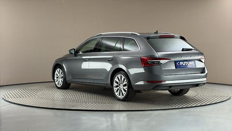 Škoda Superb 2.0 TDI DSG 4x4 Style Combi - fotka 2 z 31