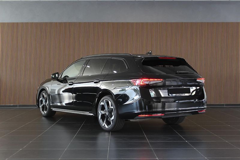 Škoda Superb TSI 4X4 195kW Sport Nez.To DCC - fotka 4 z 31