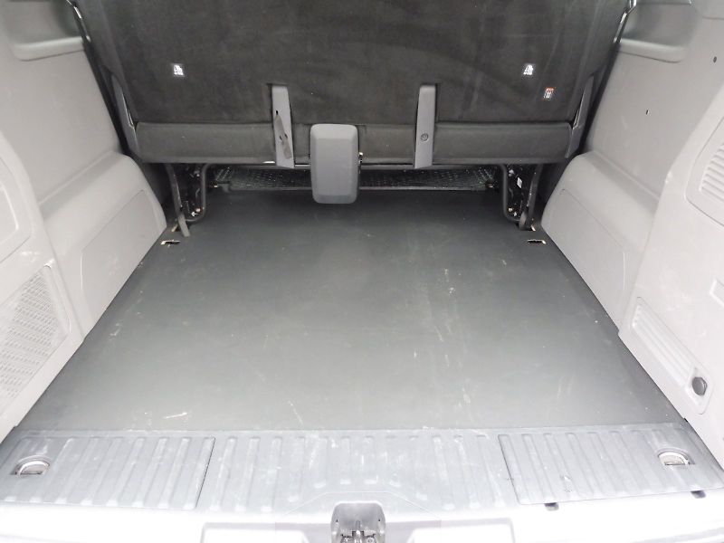 Volkswagen Caravelle (2025) Life DR 2,0 TDI 110kW 8AUT - fotka 24 z 29