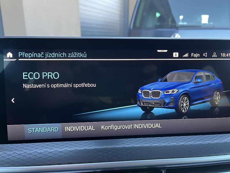 BMW X4 (2024) 3.0xD ///M 210Kw,webasto,ACC - fotka 32 z 51