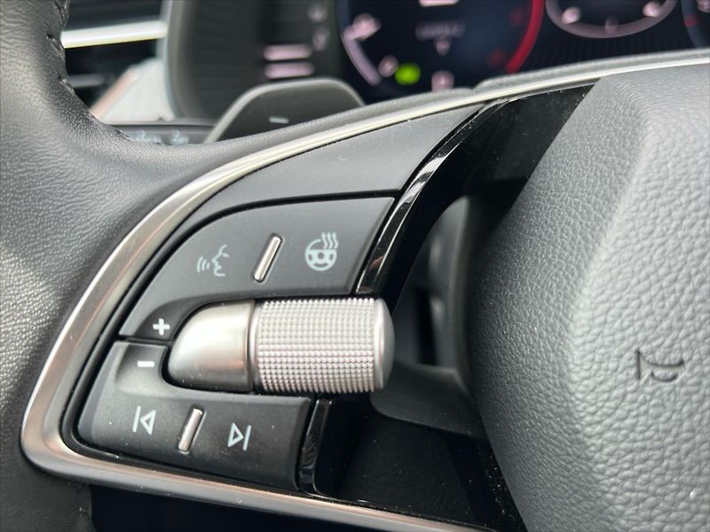 Škoda Scala 1,0 TSi 85 kW 7DSG 130 LET PRE - fotka 12 z 30