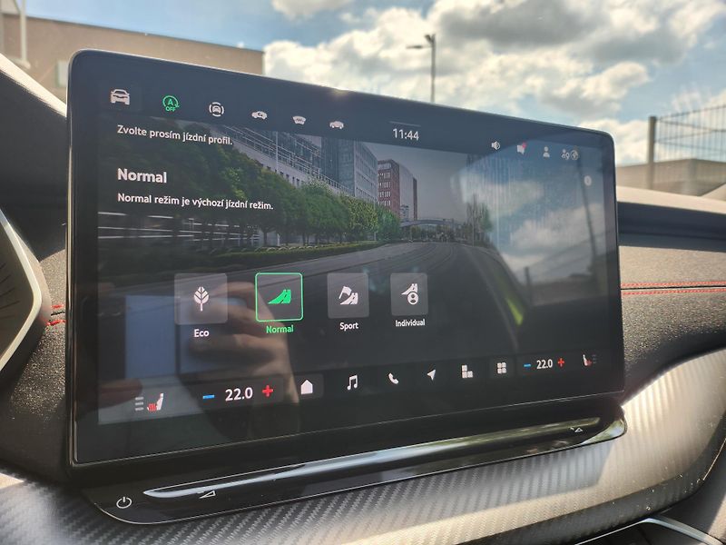 Škoda Octavia RS 2.0 TSI 195 kw DSG - fotka 18 z 28
