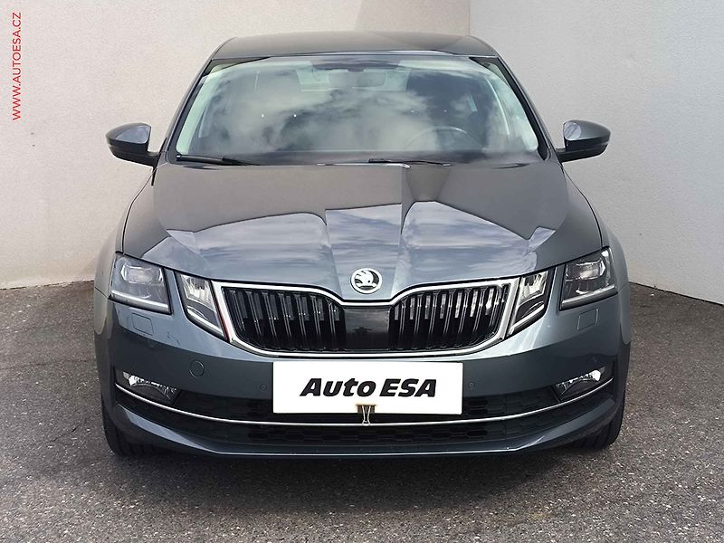 Škoda Octavia (2018) 1.4TSi, 2.maj,ČR, Xenon, navi - fotka 2 z 22