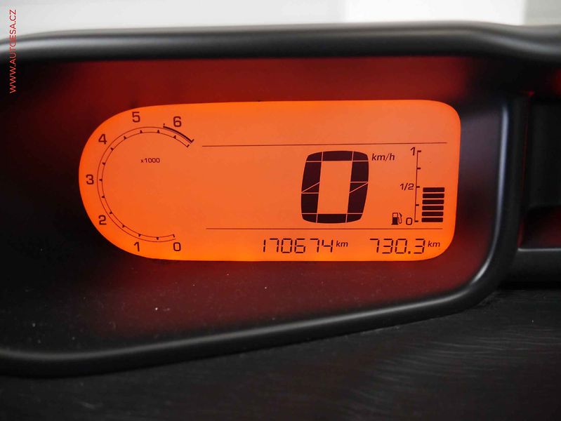 Citroën C3 Picasso (2010) 1.6 VTi, AC, temp, tažné - fotka 15 z 16