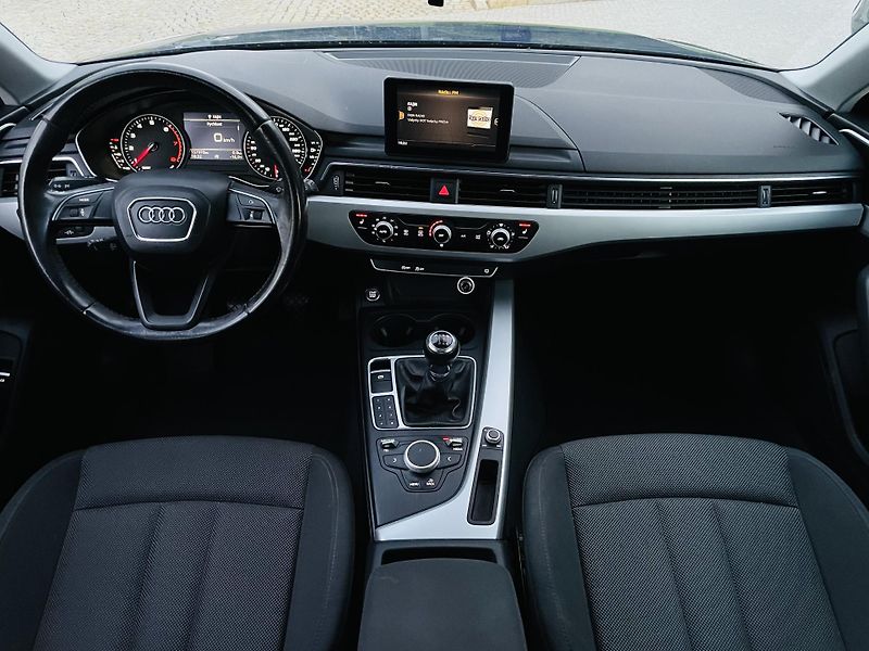 Audi A4 1.4TFSI MANUÁL TAŽNÉ SERVISKA - fotka 24 z 43