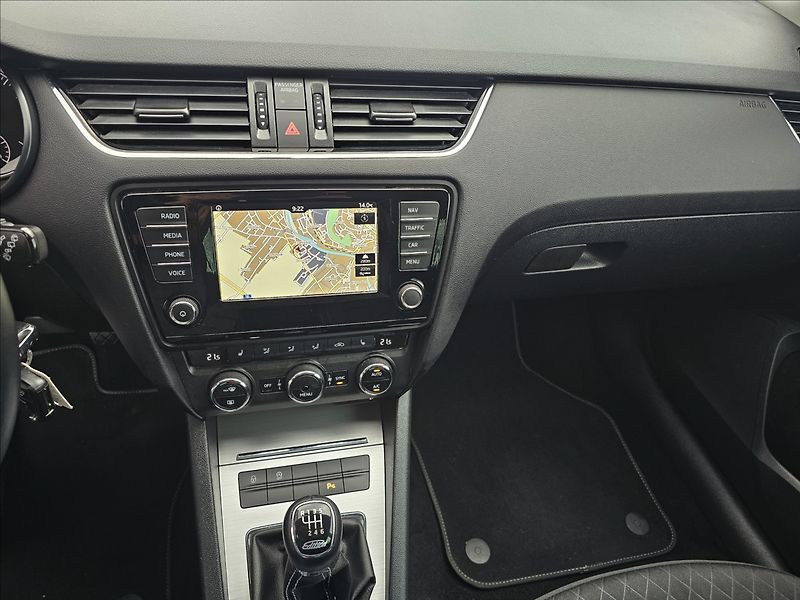 Škoda Octavia III 2,0TDi 110KW Edition + - fotka 17 z 46