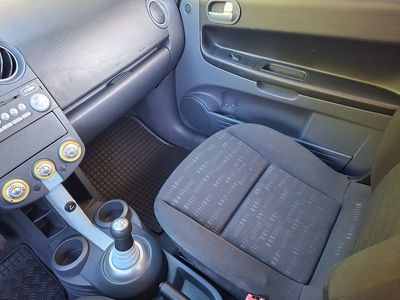 Mitsubishi Colt (2005) 1.3i 70kW AUT -KLIMATIZACE - fotka 13 z 24