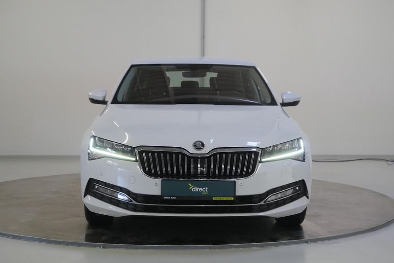 Škoda Superb - fotka 4 z 27