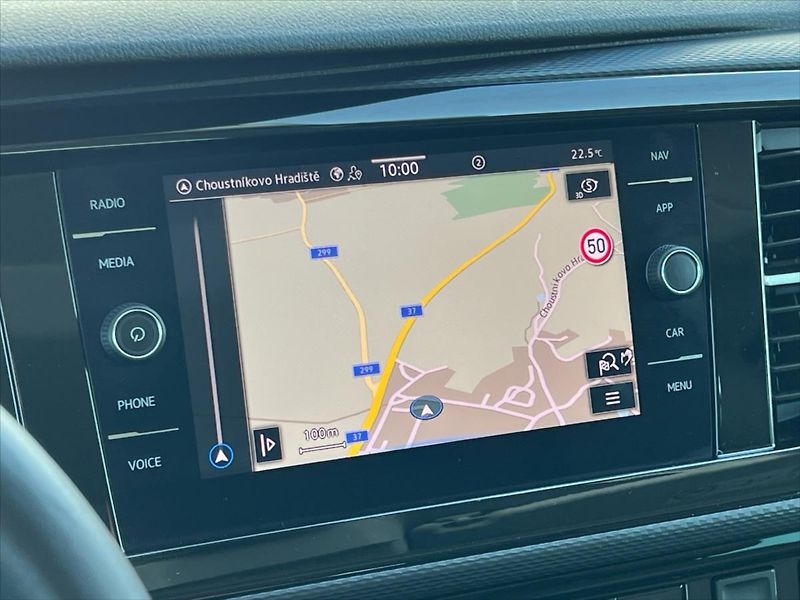 Volkswagen Multivan 2,0 TDi 110kW BULLI  T6.1 - fotka 23 z 29