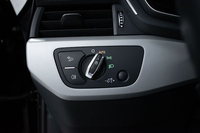 Audi A4 2.0 TDI 120kW ACC*VIRTUAL*DPH - fotka 15 z 39