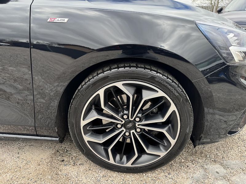 Ford Focus (2018) 2.0TDCi 110KW 1.Majitel ST  - fotka 10 z 34