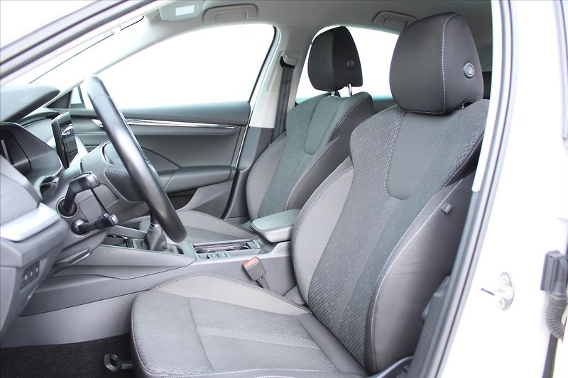Škoda Octavia 2.0TDI STYLE DPH 1.MAJ. ČR - fotka 9 z 26