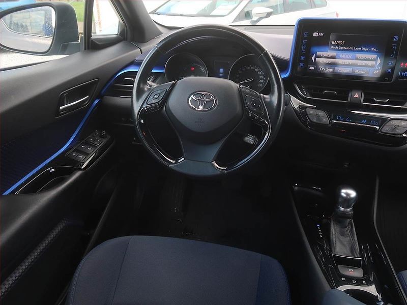 Toyota C-HR (2017) 1.8 Hybrid, Automat - fotka 7 z 18