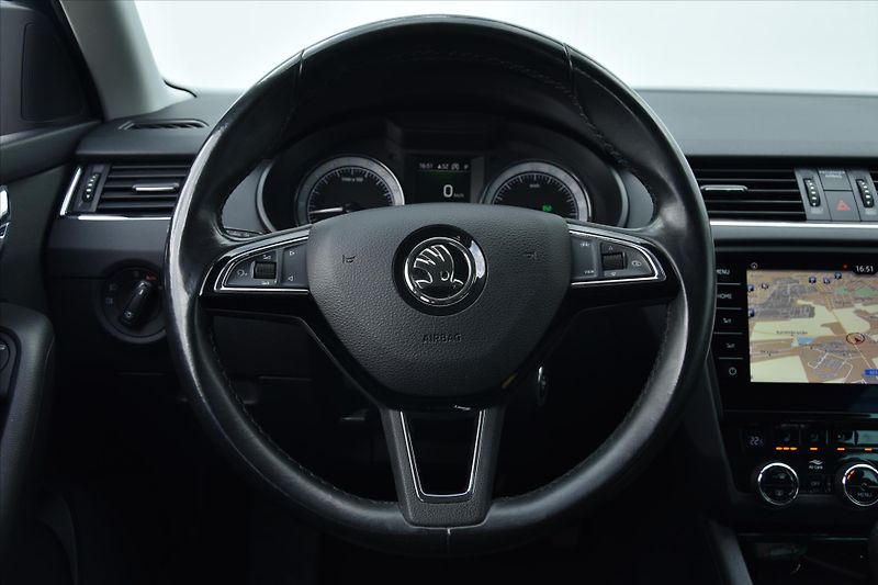 Škoda Octavia 2.0TDI 110kW STYLE+ SERV.KNIHA - fotka 15 z 30