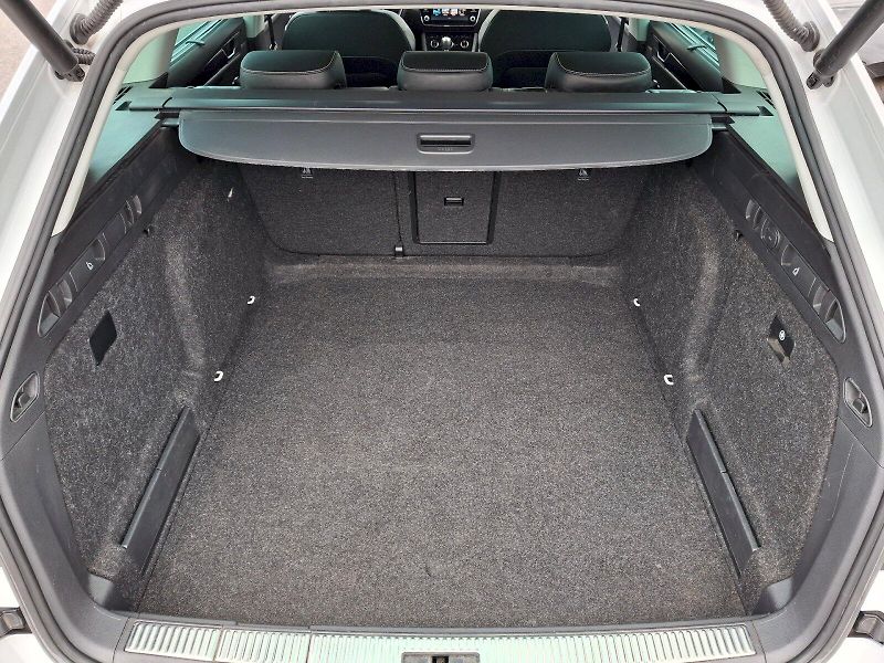 Škoda Superb (2021) Combi L&K DSG 4x4 2,0TDi 147kW - fotka 8 z 35