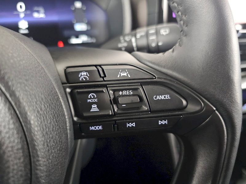 Toyota Yaris Cross (2025) 1.5HEV 130k EXECUTIVE - fotka 18 z 25