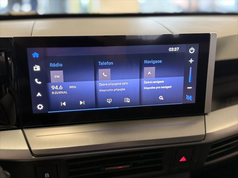 Opel Frontera (2025) 0.1 GS Electric 44kWh - fotka 10 z 17