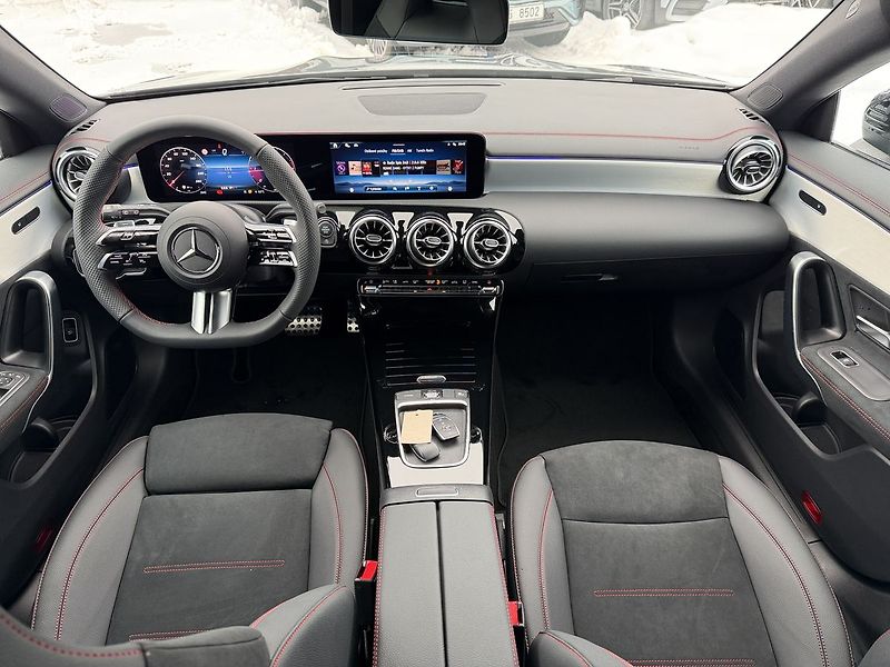 Mercedes-Benz CLA 200 d Shoot.Brake AMG Styl - fotka 16 z 31