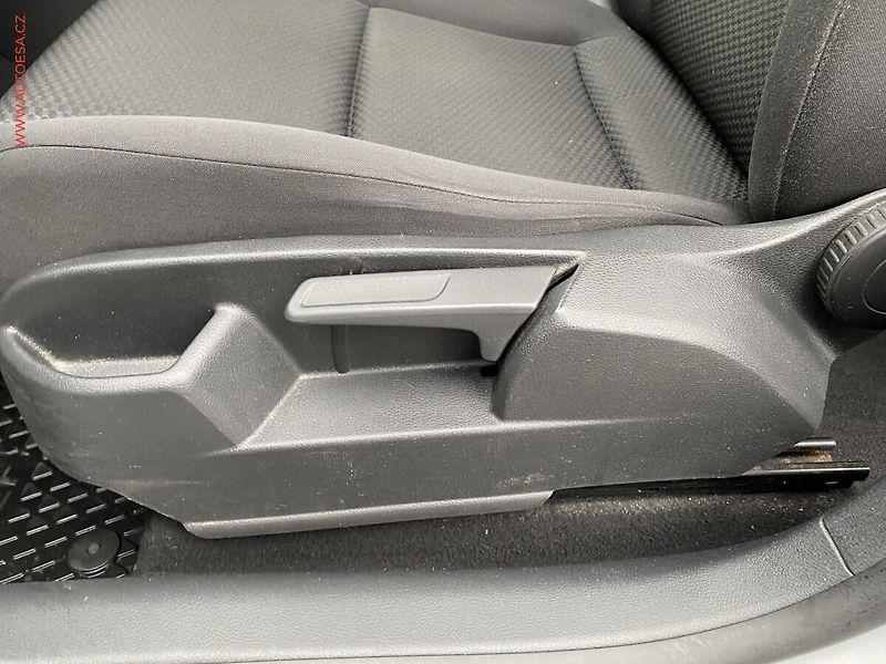 Volkswagen Golf Plus (2012) 1.4 16V, Trendline, +kola - fotka 14 z 16