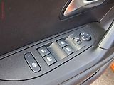 Peugeot 2008 (2021) 1.2 PT, ČR, Allure - náhled 13