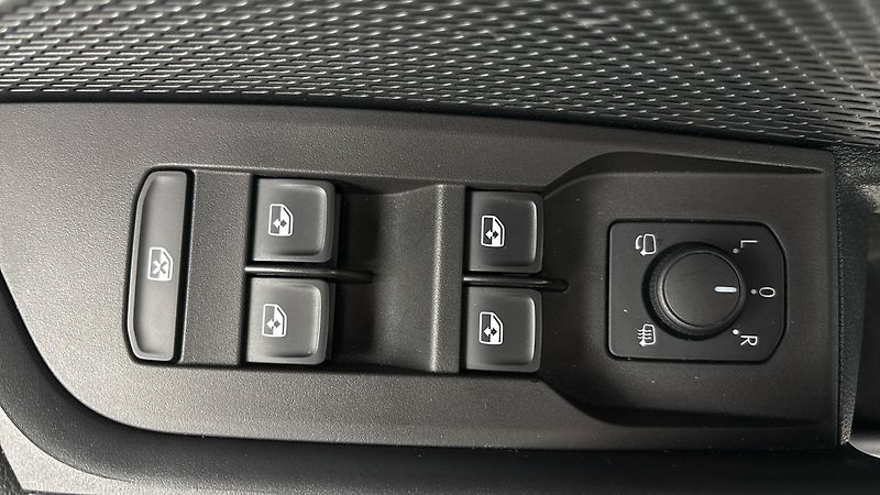 Škoda Octavia 2.0 TDI Ambition - fotka 20 z 24