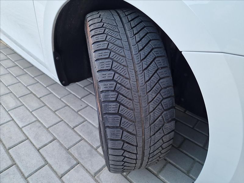 Škoda Octavia 2.0 TDI 147kW DSG 4x4 RS,1Maj - fotka 46 z 50