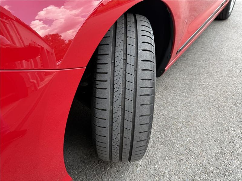 Hyundai i30 1,4 i  WG Trikolor Komfort - fotka 22 z 28
