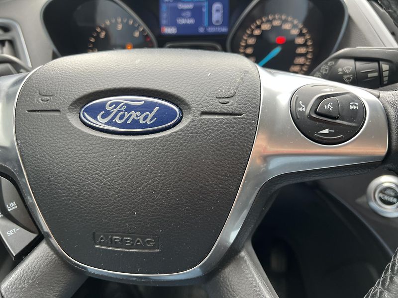 Ford Kuga 2.0TDCi 4x4 AUTOMAT TITANIUM  - fotka 17 z 44