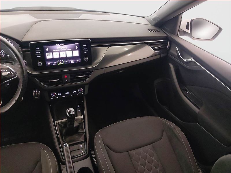 Škoda Kamiq (2021) 1.0 TSI, Tempomat - fotka 8 z 17