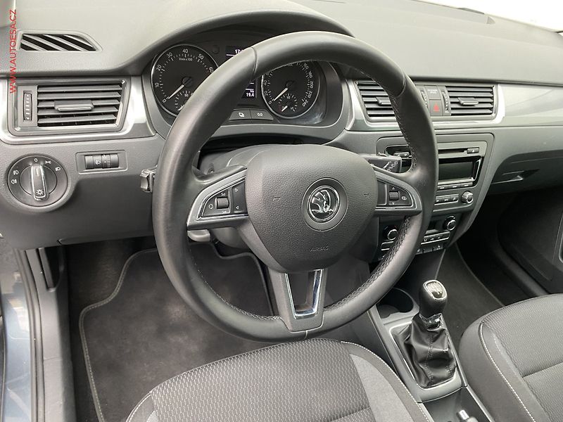 Škoda Rapid (2014) 1.2 TSi, Ambition, park.čidla - fotka 12 z 17