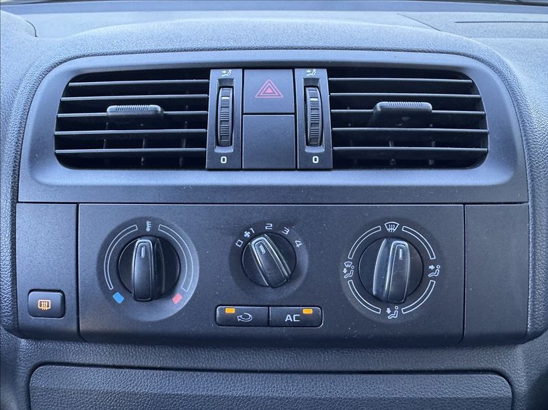 Škoda Praktik 1,2 TSI 63kW DPH 1.maj původČR - fotka 42 z 46