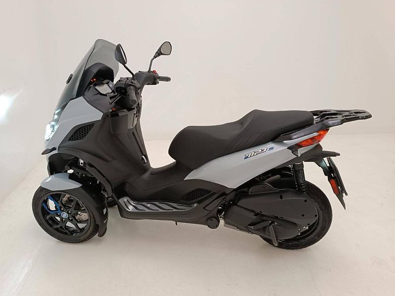 Piaggio MP3 300 (2026) MP3 310 Sport E5+ Grigio Mercu - fotka 6 z 17