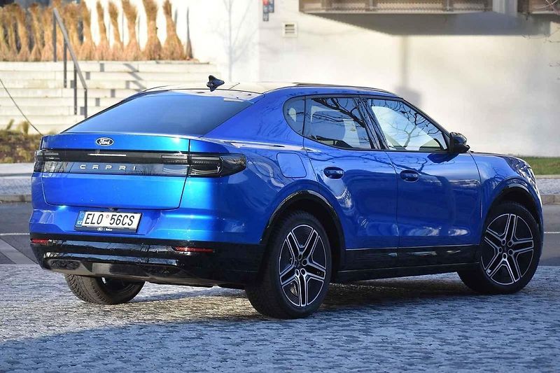Ford Capri má dostatečný dojezd na to, aby nemusel sloužit jen ve městě